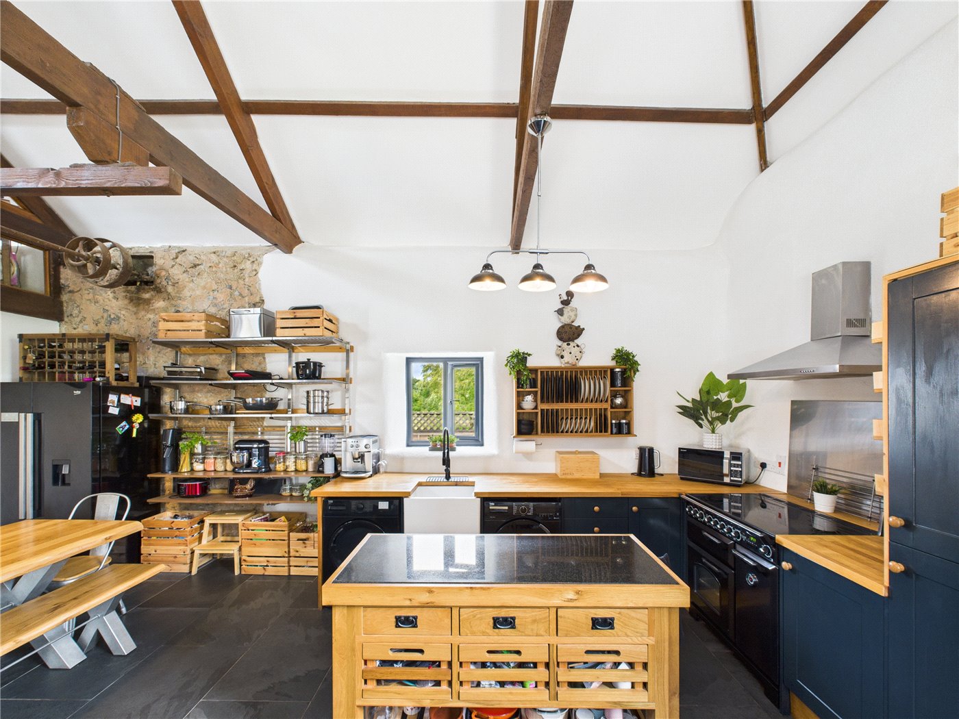 Kitchen & Living